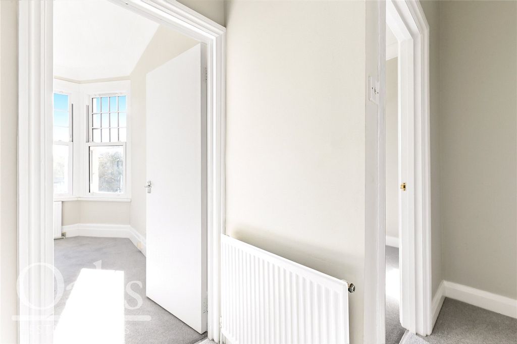 Property photo 3 of 9 Picture No. 15