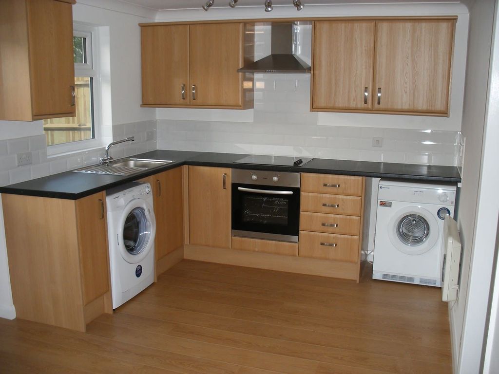 Property photo 3 of 9 2A7B664B-3Be7-4603-Adf1-d6B4A97966B7