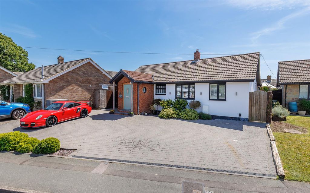 Property photo 1 of 49 Detached Bungalow In Cowes