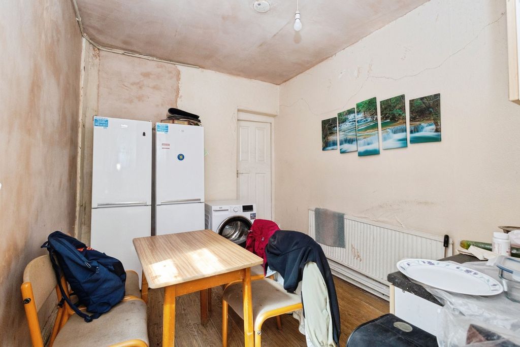Property photo 2 of 16 Photo