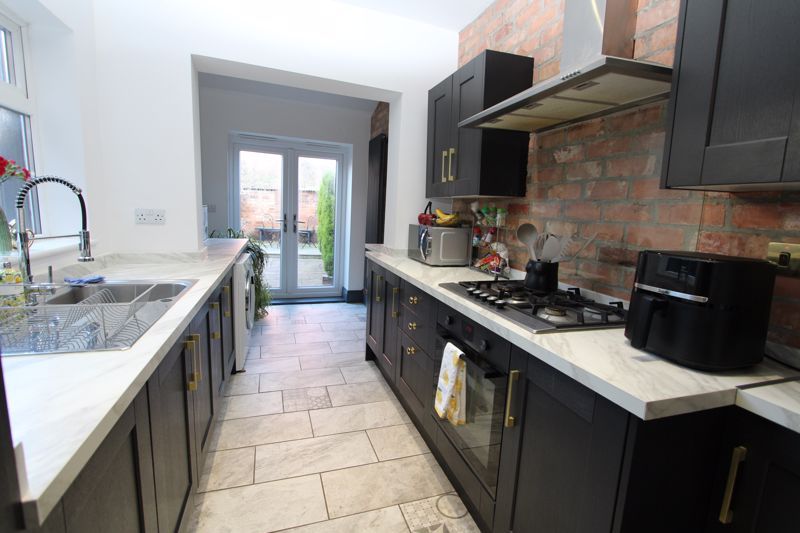 Property photo 3 of 10 Photo 2