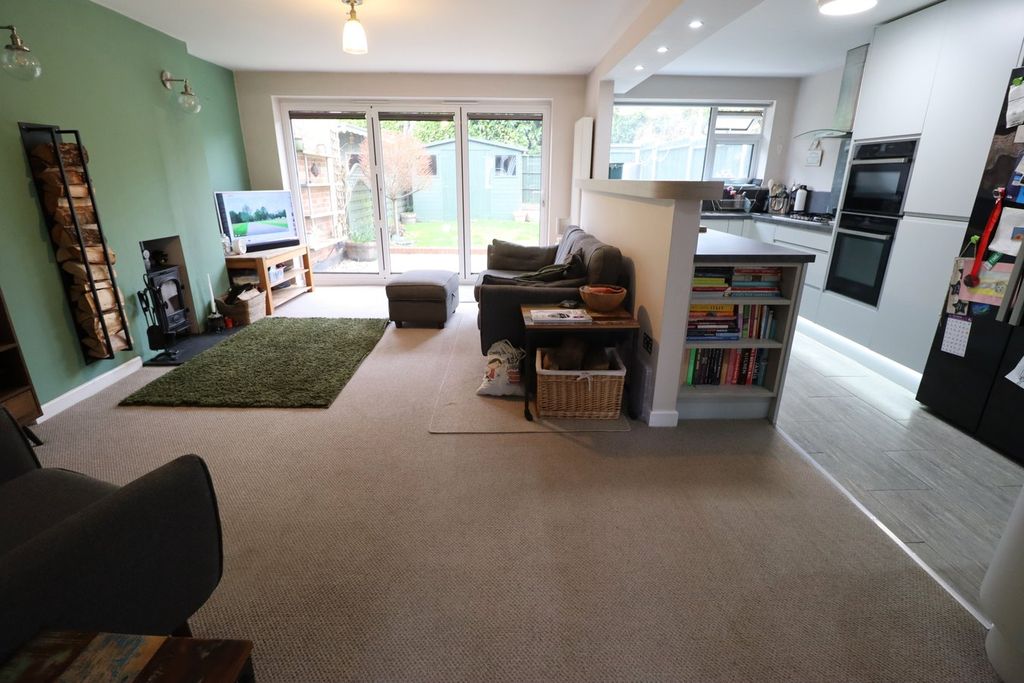 Property photo 2 of 19