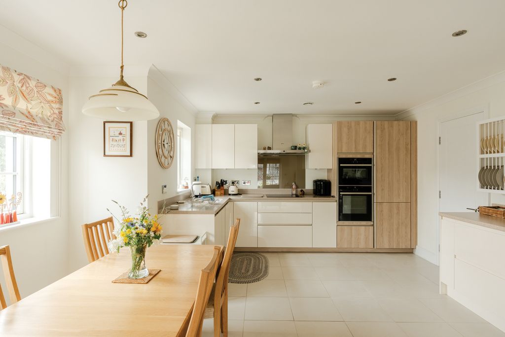 Additional image 11 of 2 bed flat for saleLyons Mews, 22 Redwood Drive, Bristol BS8
