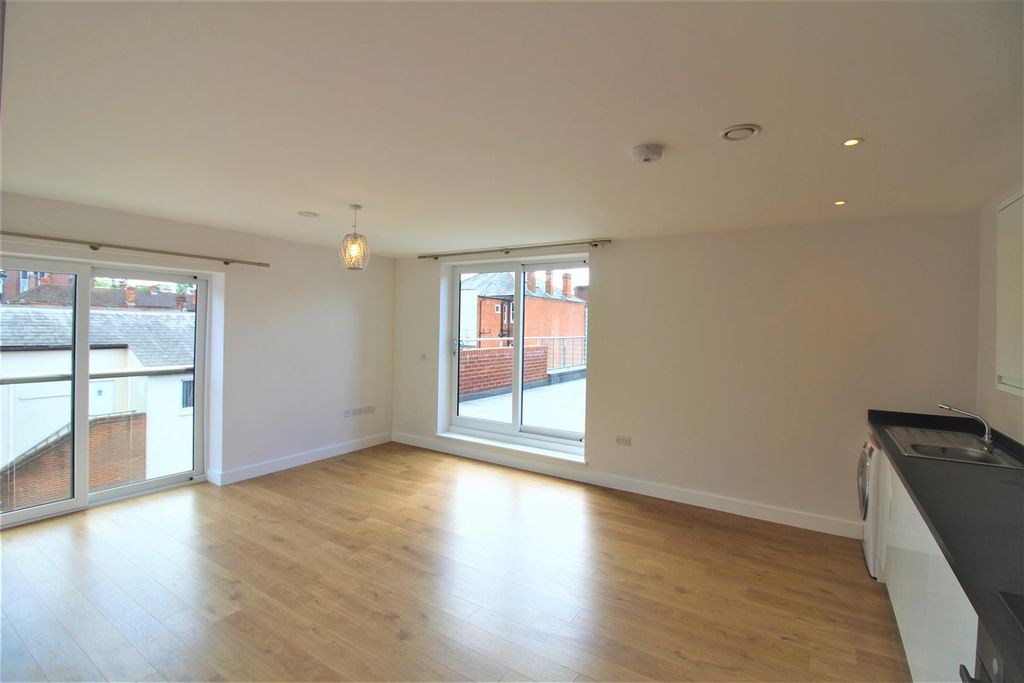 Property photo 2 of 6