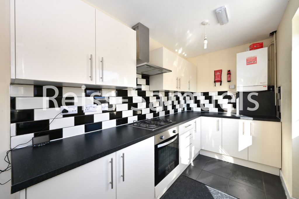 Property photo 2 of 41