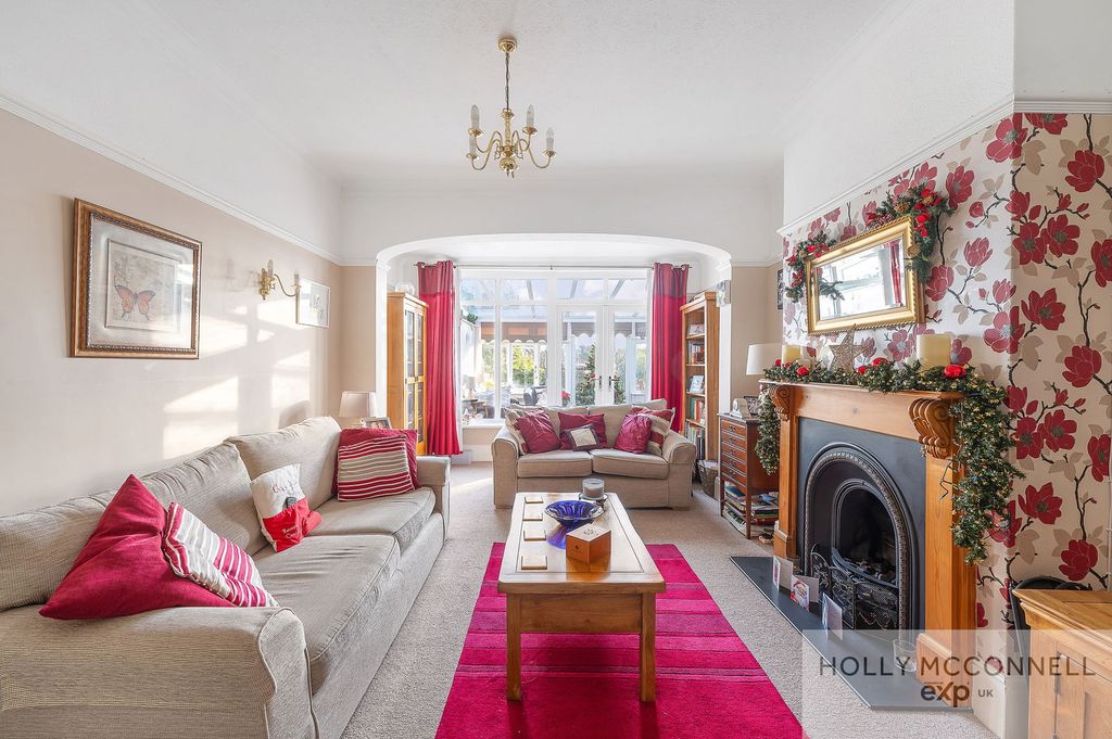 Property photo 2 of 26