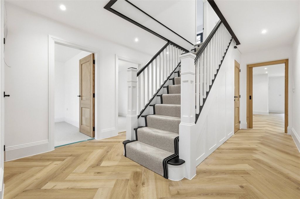 Property photo 3 of 22 Hallway