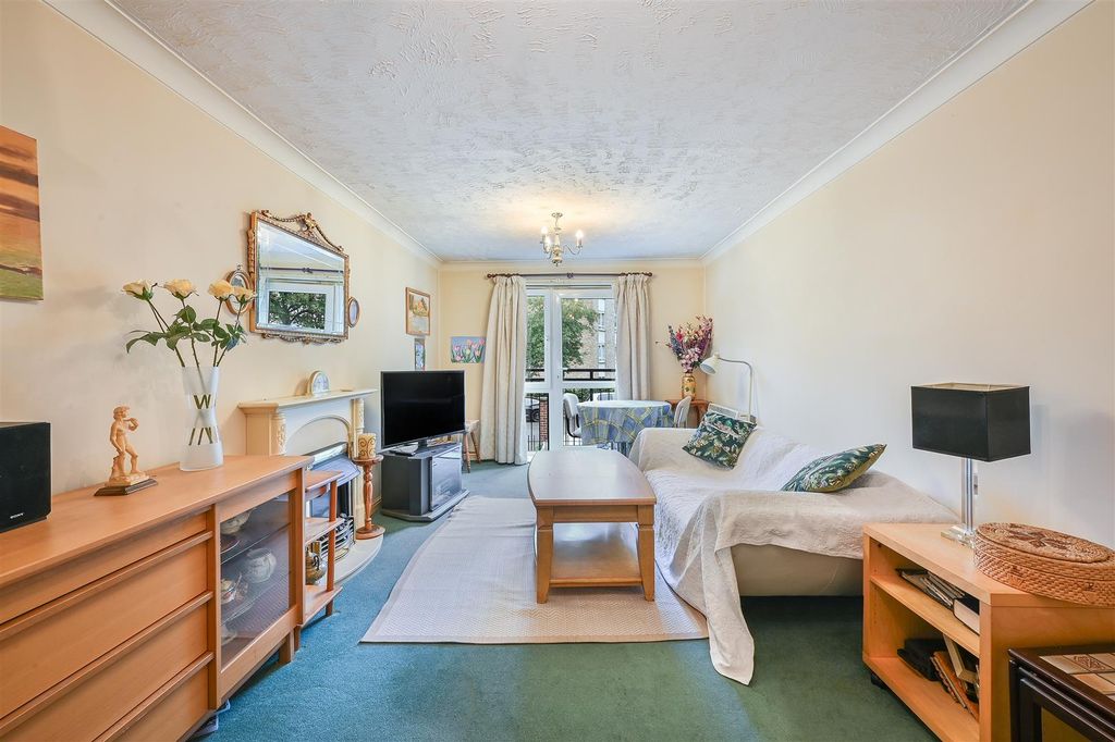 Property photo 3 of 16 Lavender Court, 8- (5).Jpg