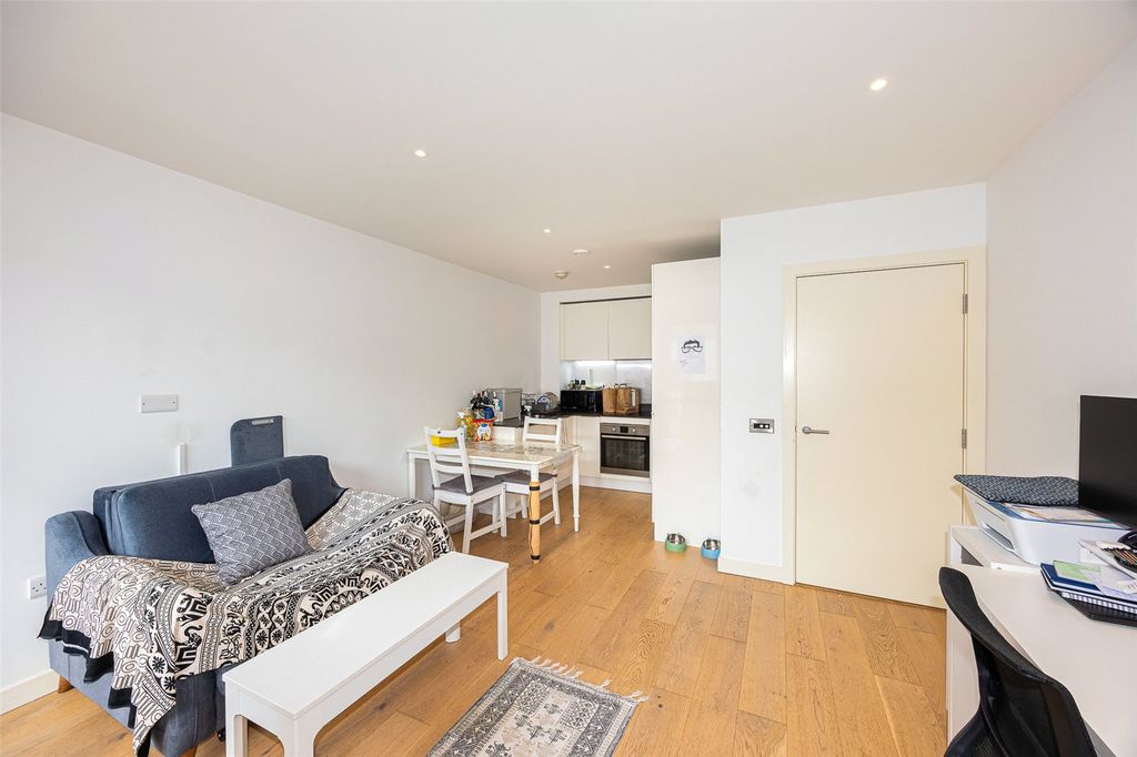 Property photo 3 of 15 Picture No. 05