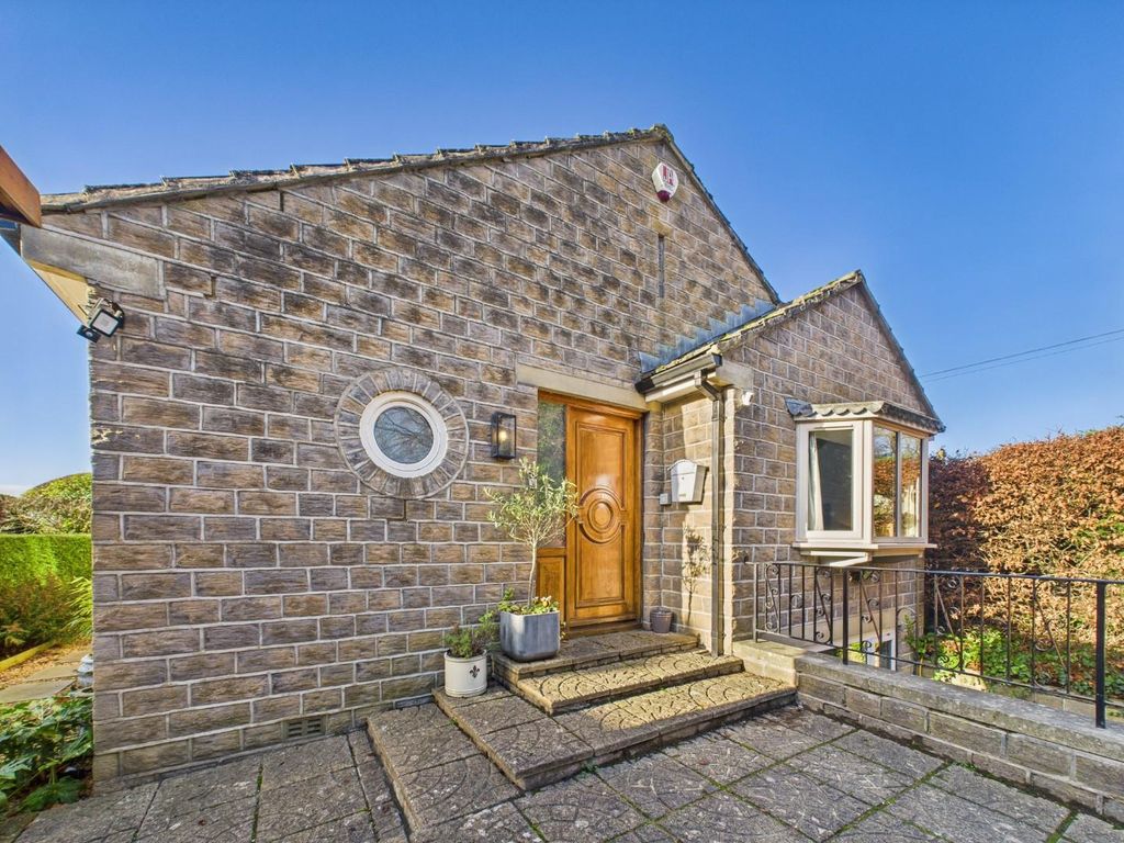 Property photo 2 of 41 Cam04899G0-Pr0230-Still046.Jpg