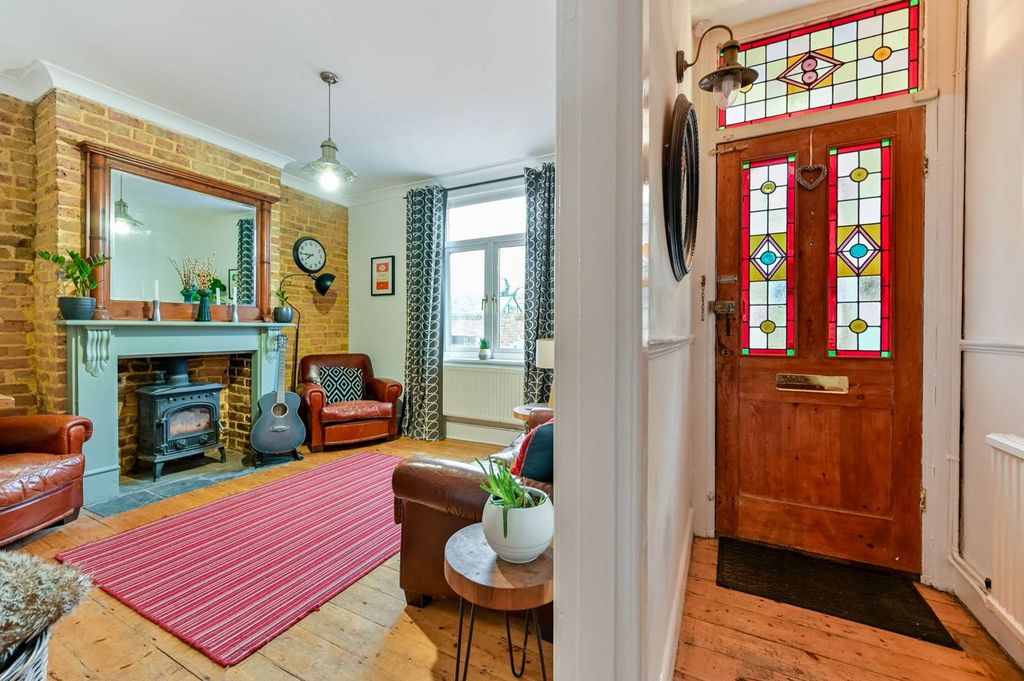 Property photo 1 of 17