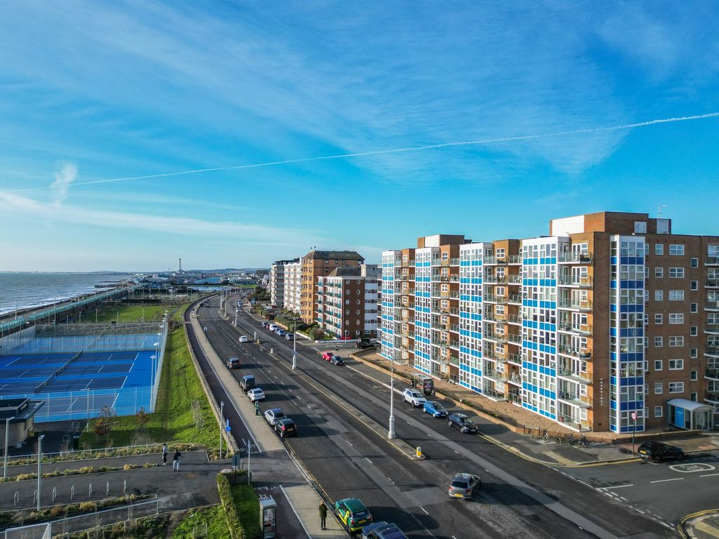 Property photo 2 of 30