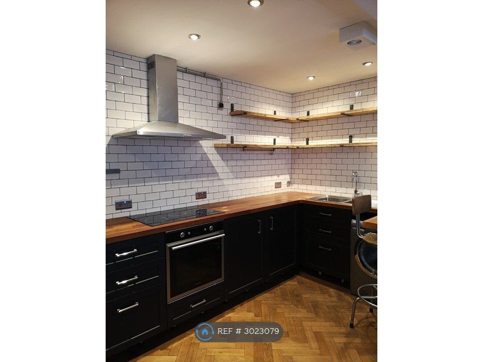 Property photo 1 of 6 Kitchen