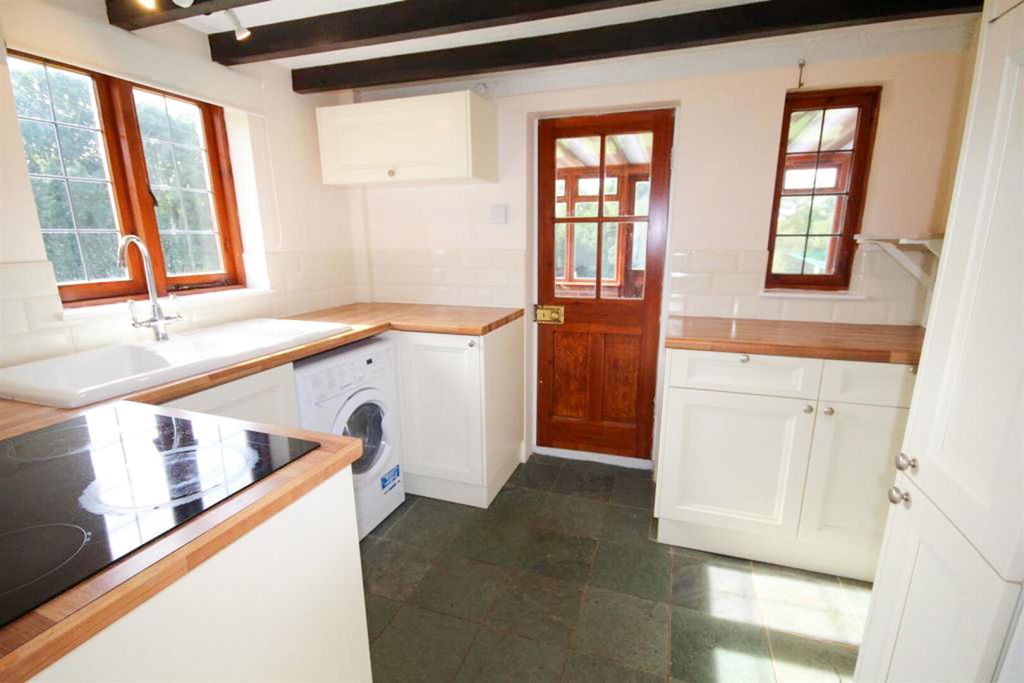 Property photo 2 of 17 Kitchen
