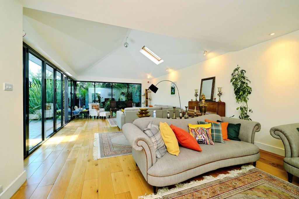 Property photo 1 of 17 Photo
