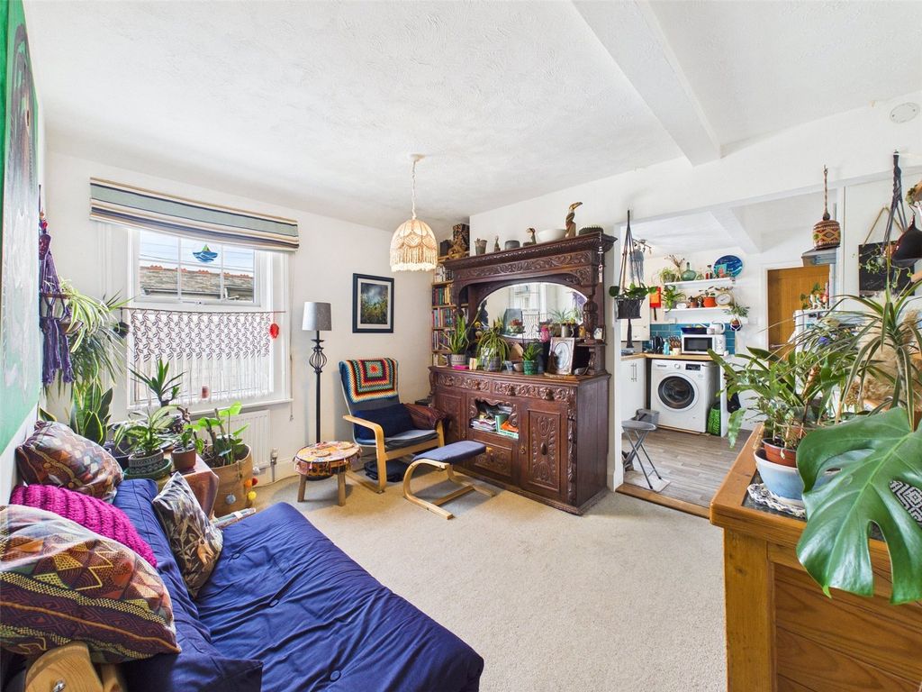 Property photo 2 of 9 Living Area