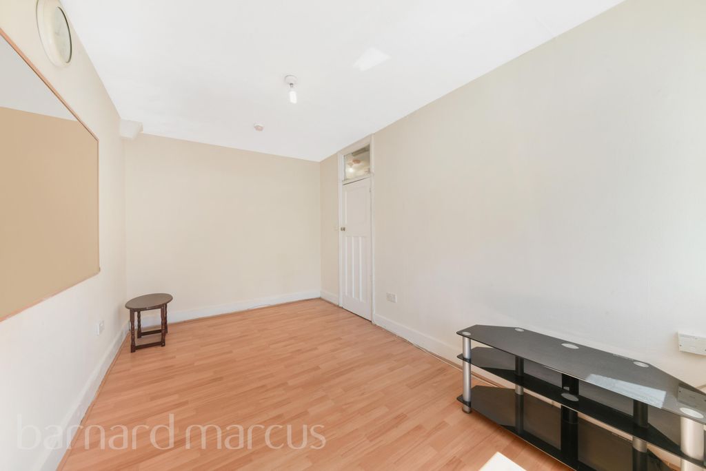 Property photo 3 of 8 Living Room