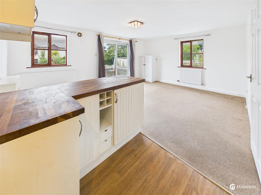 Property photo 3 of 14 Kitchen