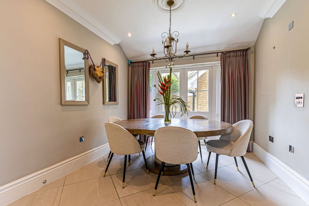 Property photo 2 of 12 Dining Area