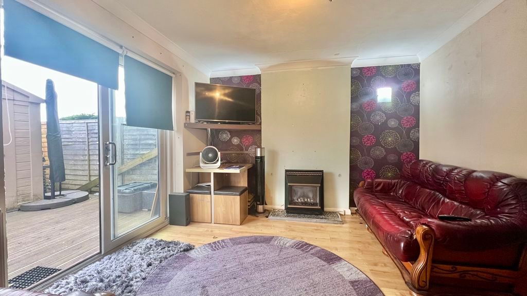 Property photo 2 of 11 Photo 4