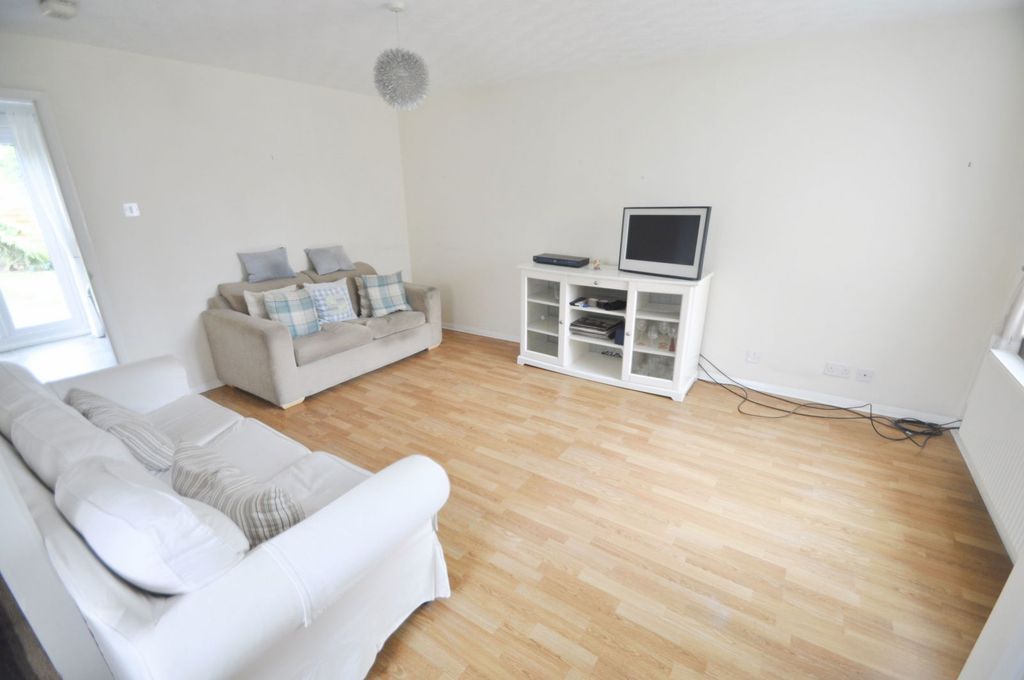 Property photo 3 of 27