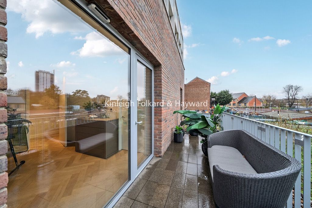 Property photo 2 of 14 Picture No. 02