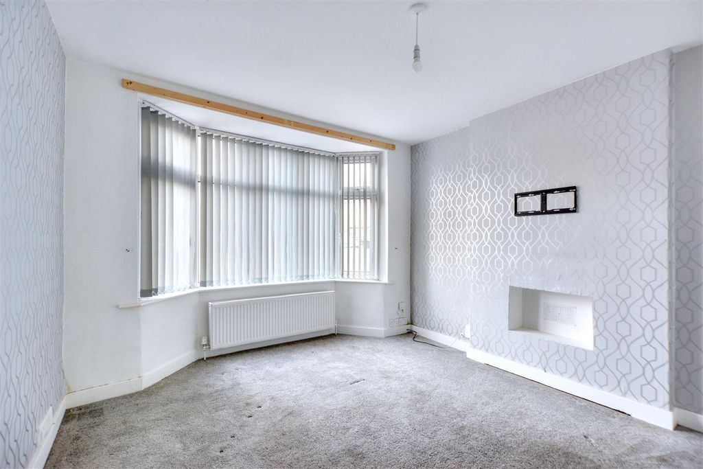 Property photo 3 of 35 Lounge_1.Jpeg