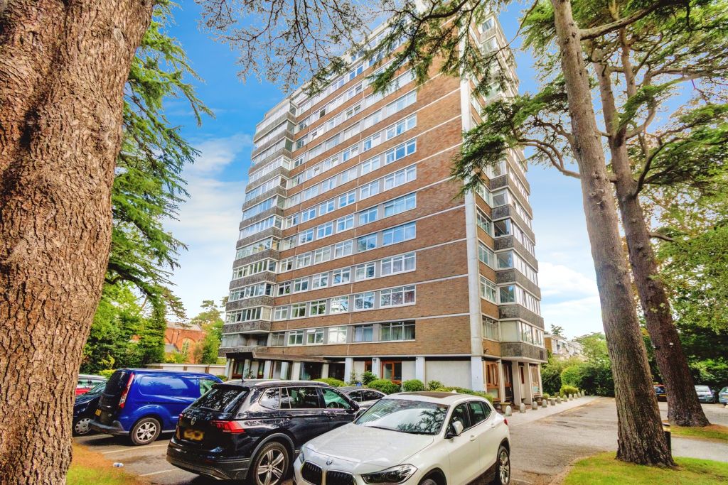 Property photo 2 of 17