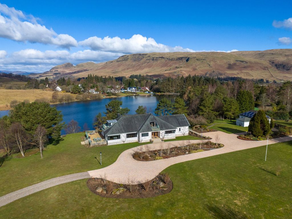 Property photo 1 of 80