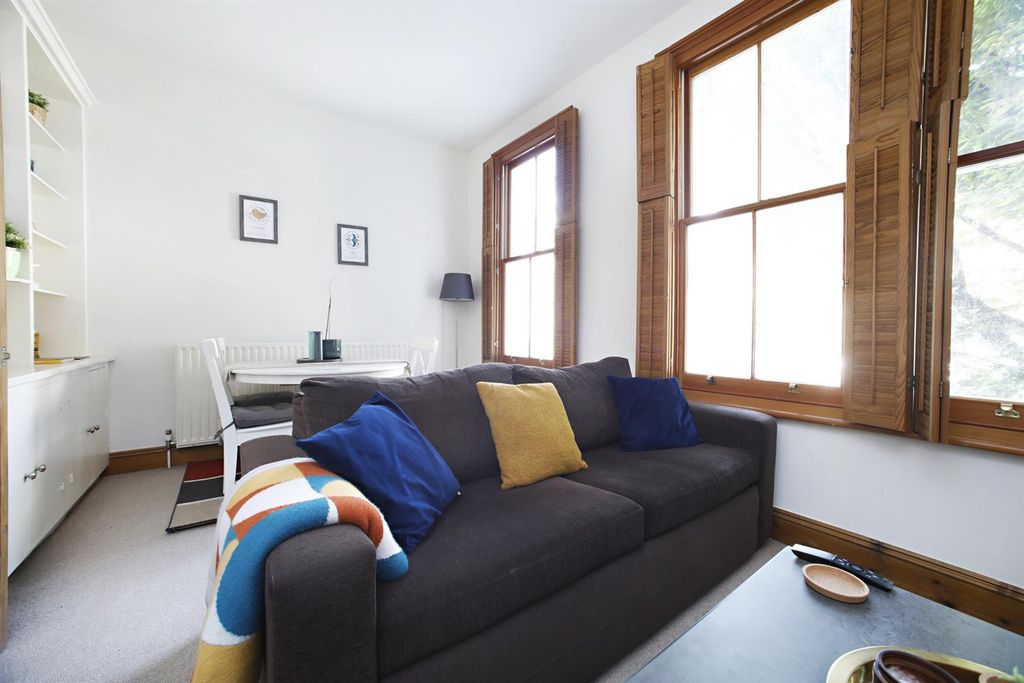 Property photo 3 of 12