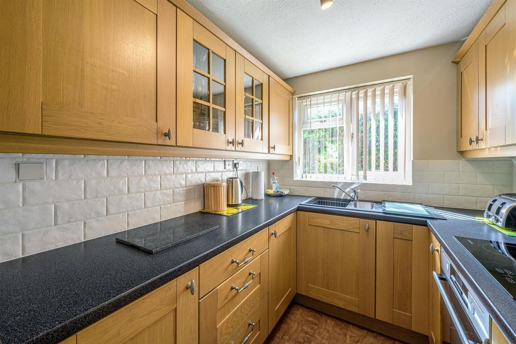 Property photo 3 of 25