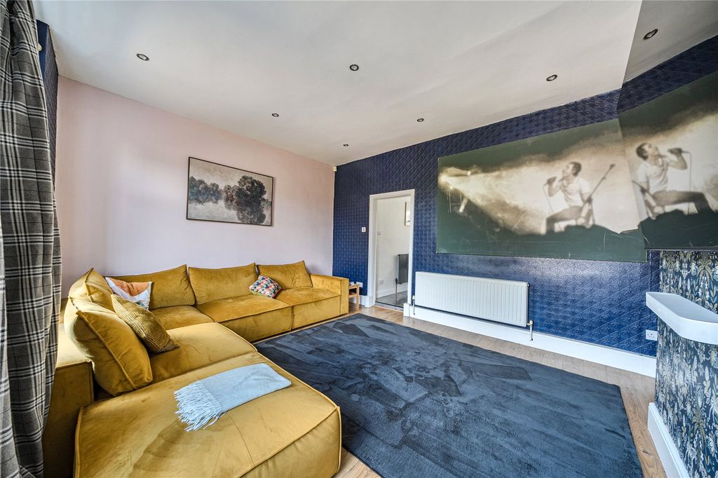 Property photo 3 of 20 Picture No. 32