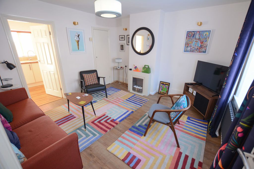 Property photo 2 of 21