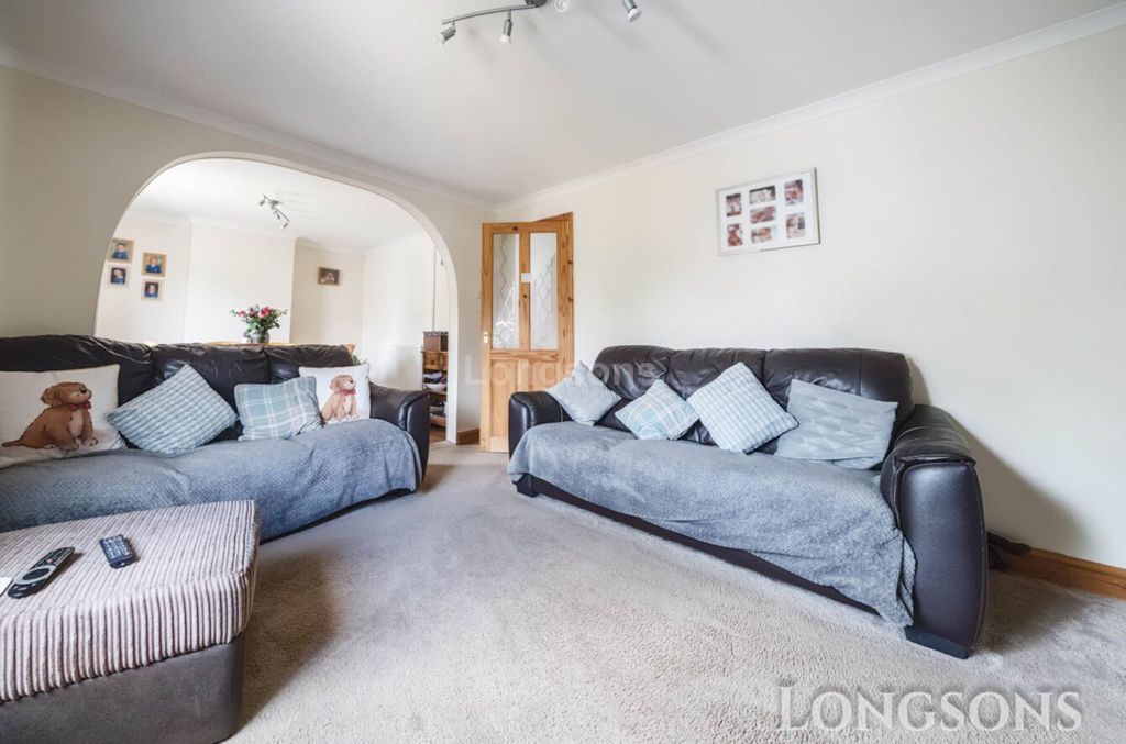 Property photo 3 of 16