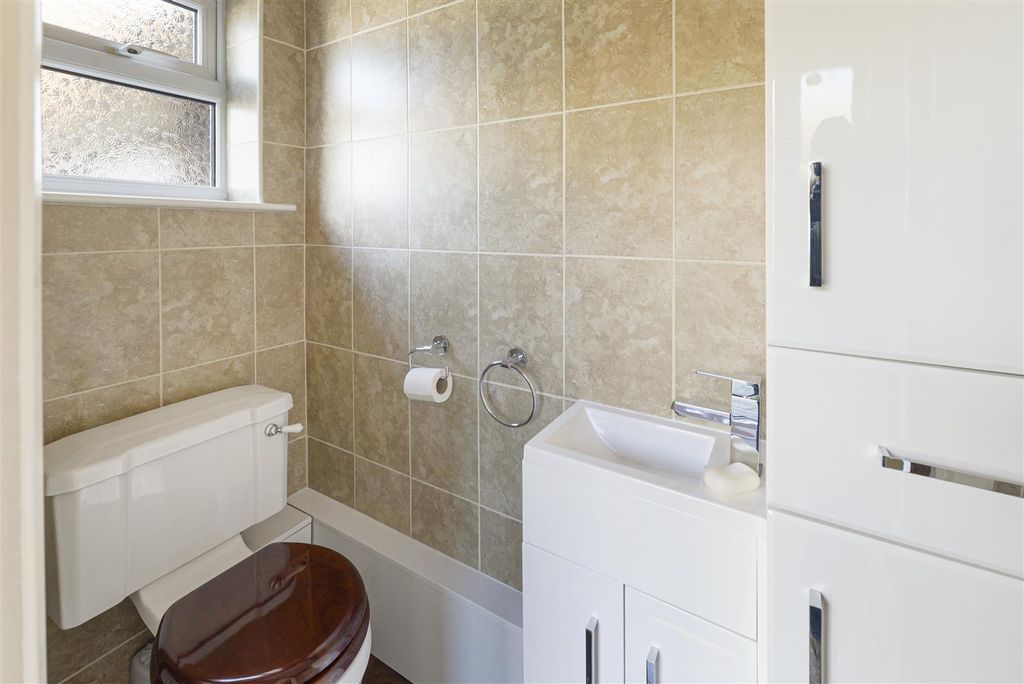 Property photo 3 of 17 04.