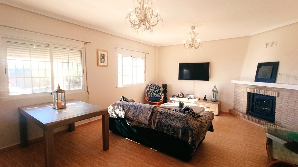 Property photo 3 of 45