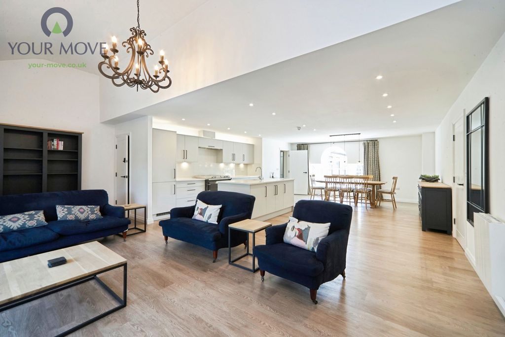 Property photo 1 of 32 Pbox-Img.Jpg