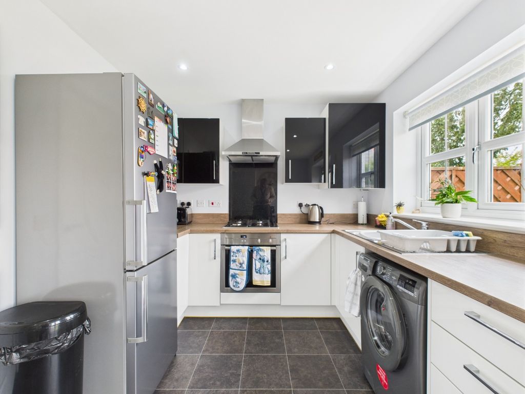 Property photo 3 of 12 4302416