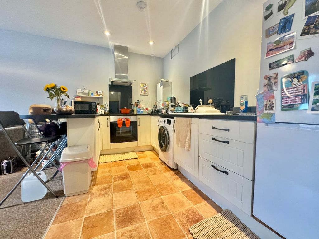 Property photo 2 of 8 Image