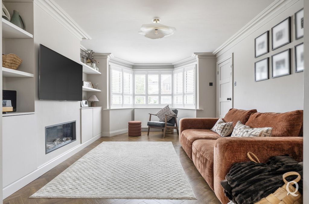 Property photo 2 of 26 3B1d2881-F8Af-41F...