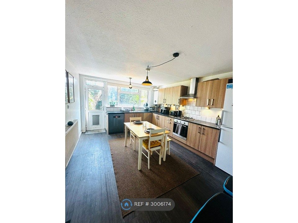 Property photo 2 of 20 Kitchen And Dinner