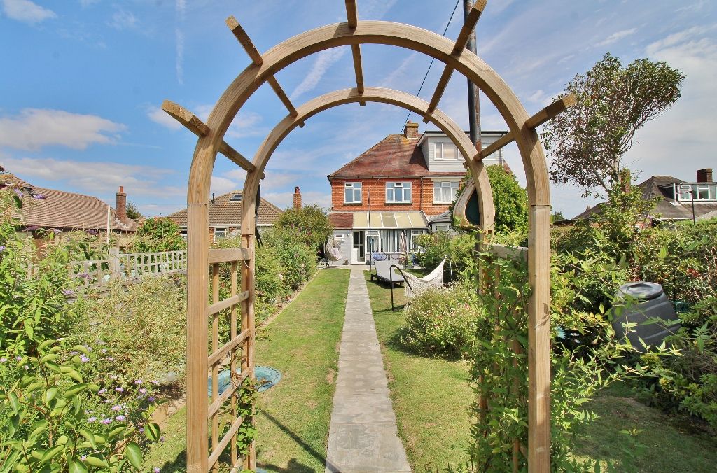 Property photo 2 of 31