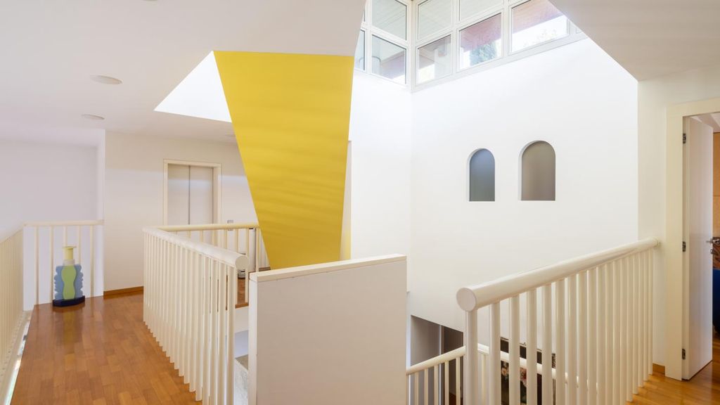 Property photo 1 of 40