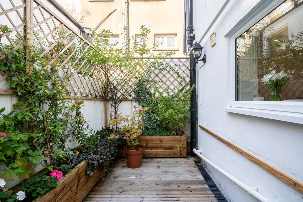 Property photo 1 of 15 4354751