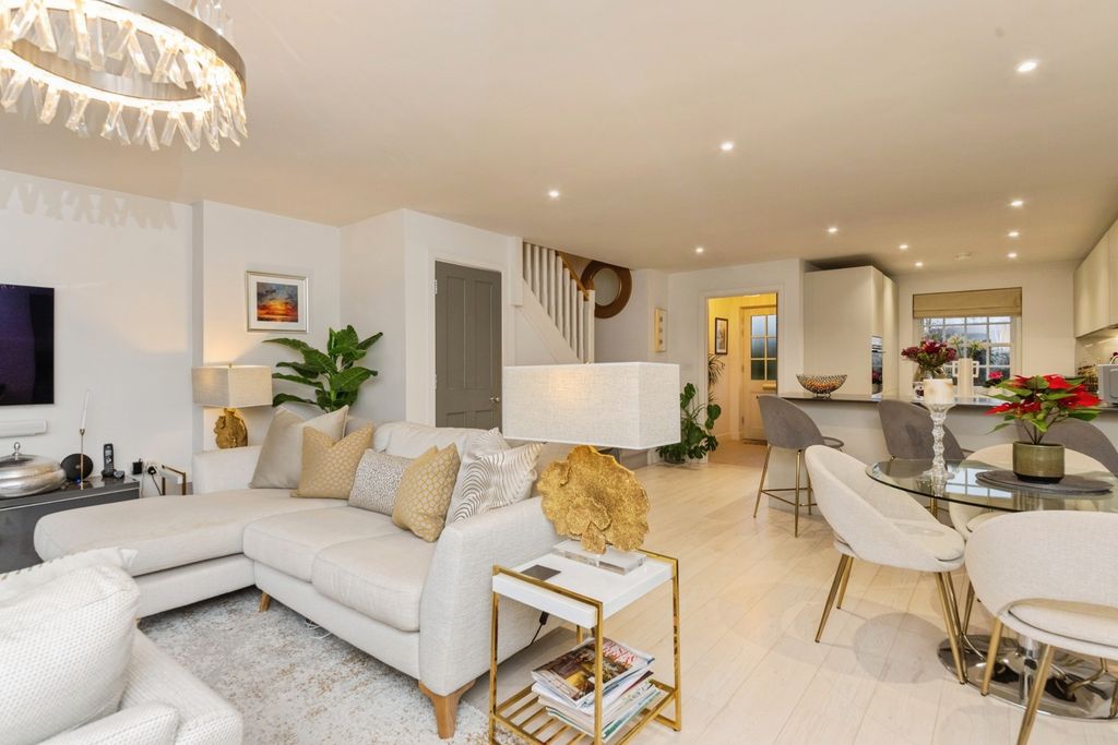 Property photo 2 of 15 Living Room