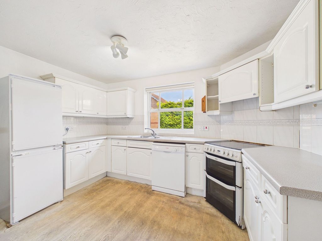 Property photo 2 of 16 Kitchen