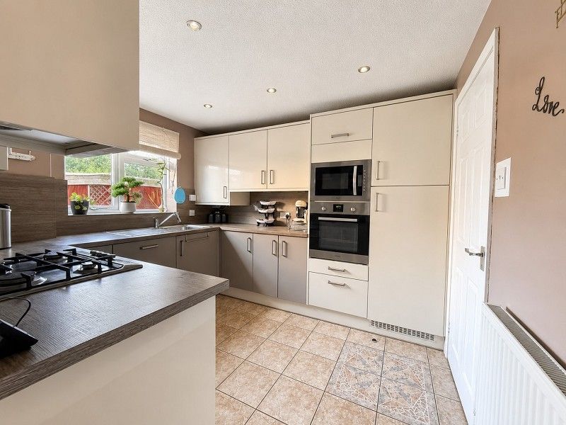 Property photo 2 of 30 Kitchen