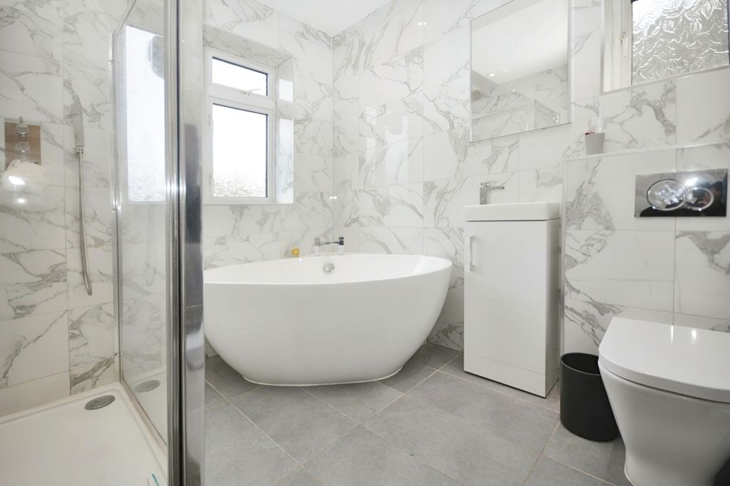 Property photo 2 of 14 F1786037-Fileacce...