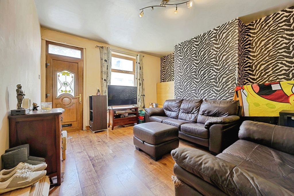 Property photo 2 of 17 Pbox-Img.Jpg