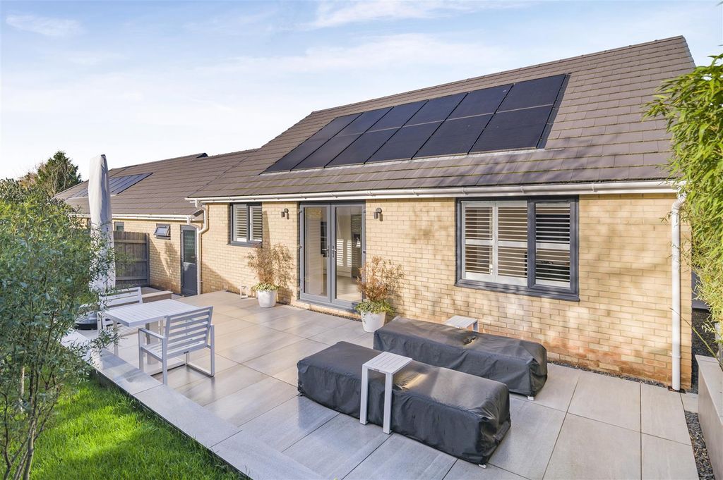 Property photo 2 of 25